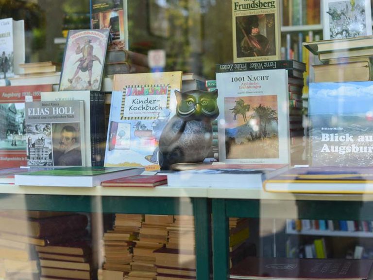 Schaufenster eines Buchantiquariates