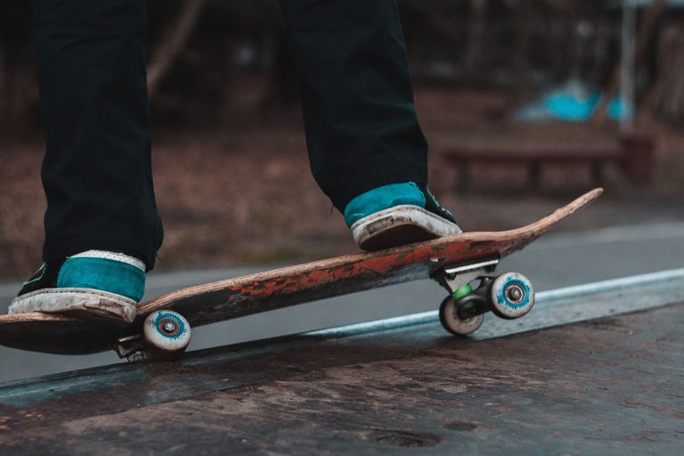 Skateboard fahren Skaten