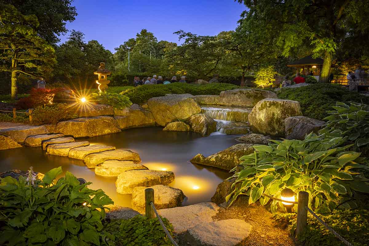 /fileadmin/Daten_Stadtsommer/Botanischer_Garten/Lichterzauber_Norbert_Liez_1.jpg